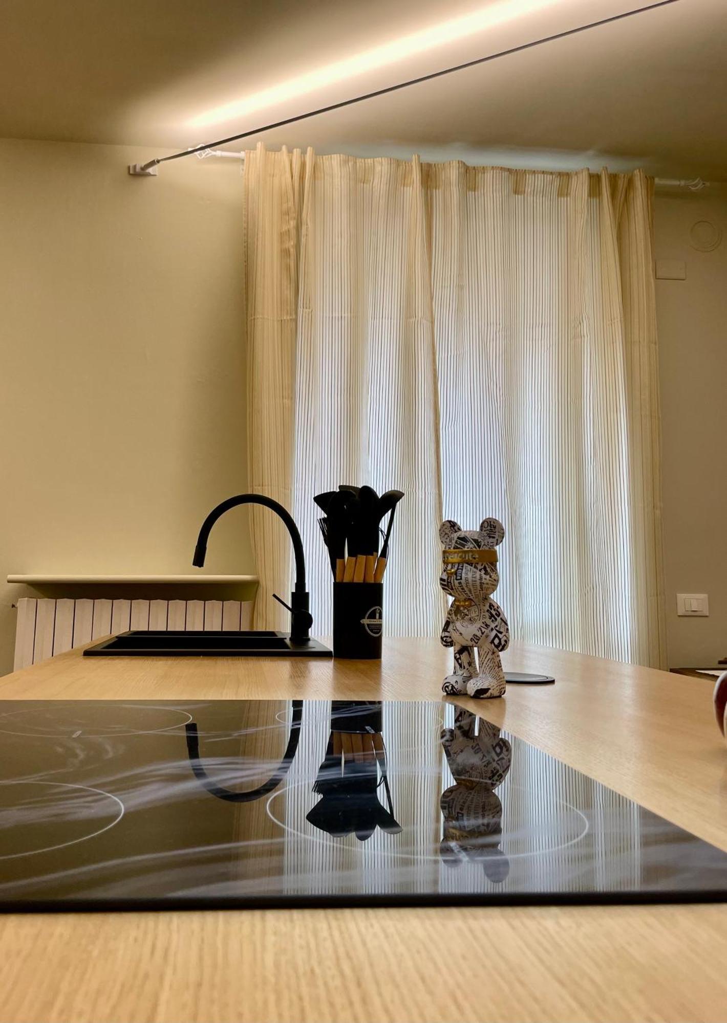 33 Borgo Ticino Lux Free Parking & Private Garden Apartment Pavia Exterior photo